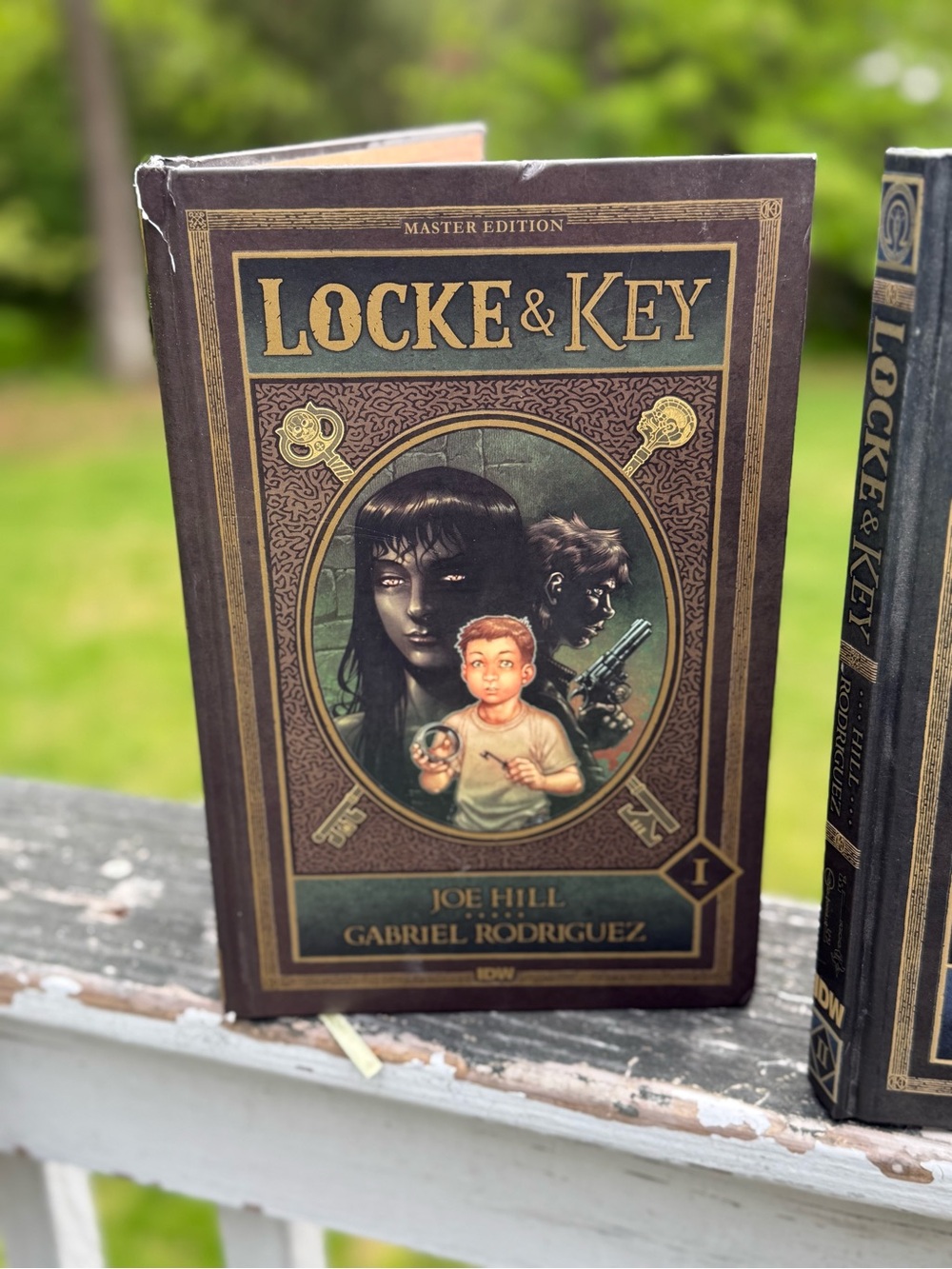 LOCKE & KEY MASTER EDITION VOLUME 1